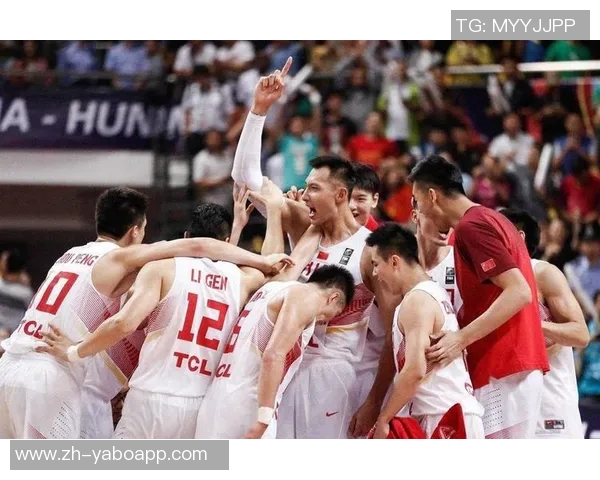 乔治与前AAU队友魔术理查德森合影引发球迷热议